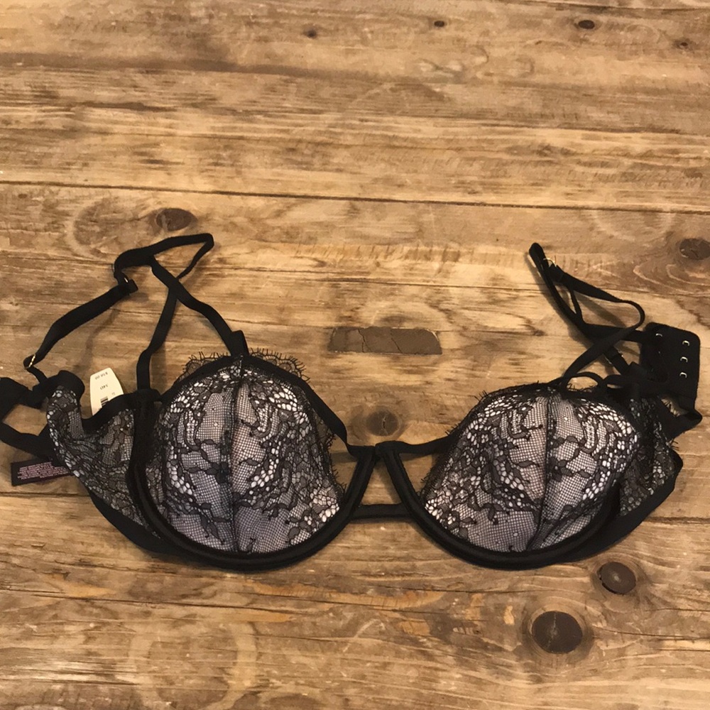 Victoria’s Secret bra 34D. New